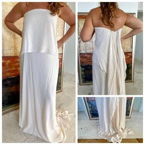 🎉HP🎉 NWT ALEXIS STRAPLESS WHITE MAXI DRESS